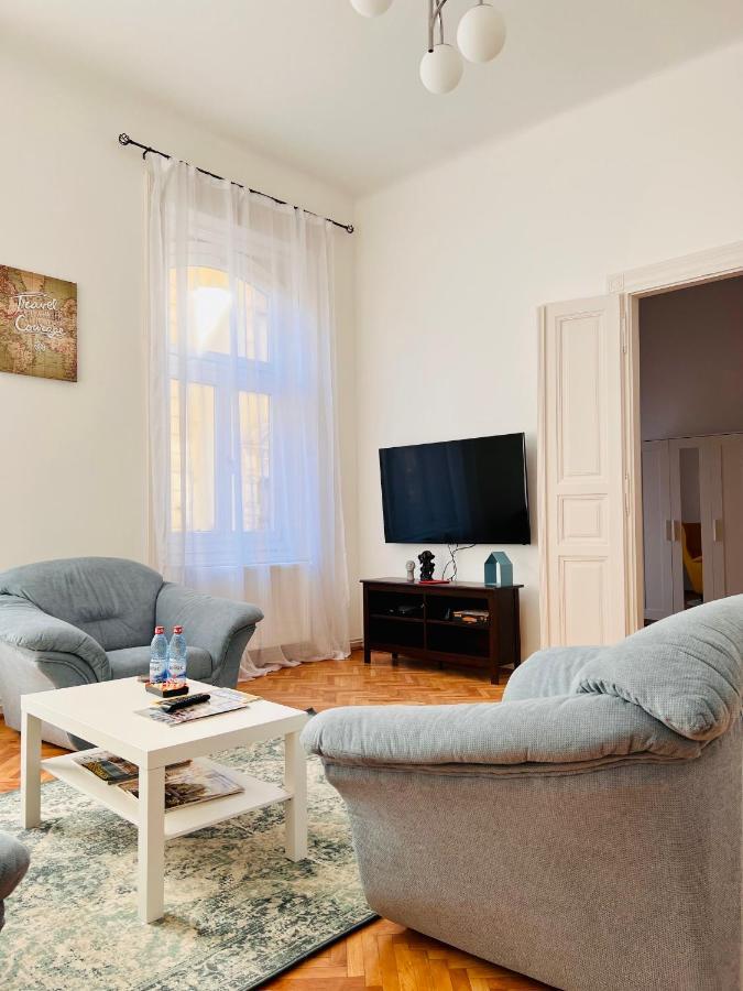 Apartment Friends Central Oradea Exterior photo